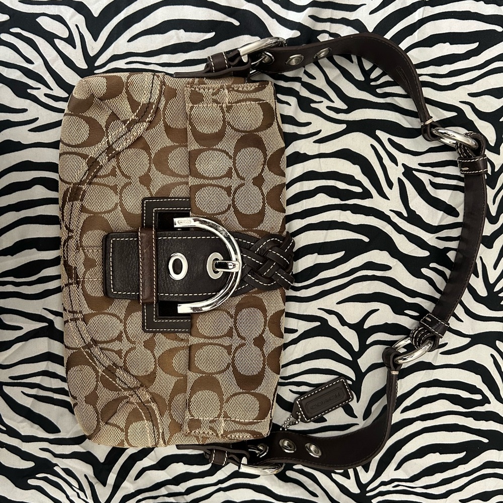 Vintage Coach shoulder bag with braided buckle